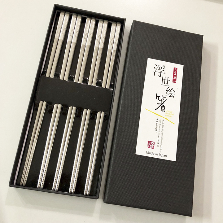 Set 5 đôi đũa hoa văn inox 304 đặc ruột Nhật