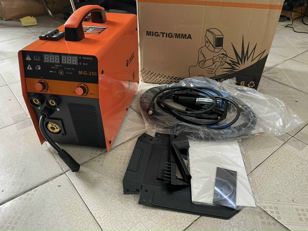 máy hàn mig 250 cuộn 5kg 4 chức năng