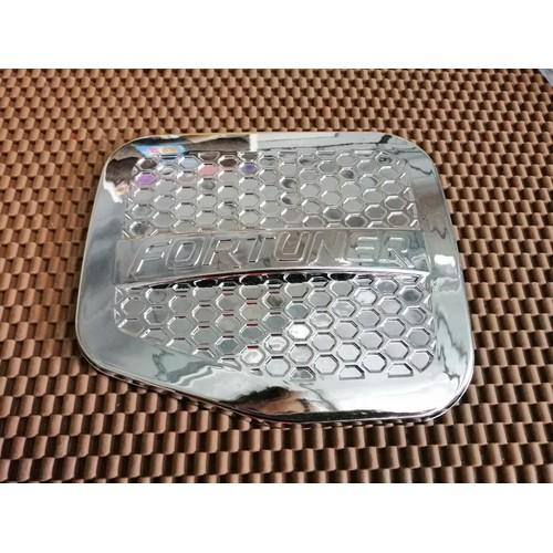 Ốp nắp bình xăng Fortuner 2010 - 2015