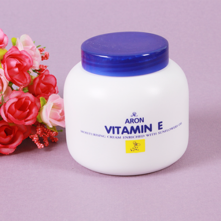 Kem dưỡng ẩm Vitamin E Aron