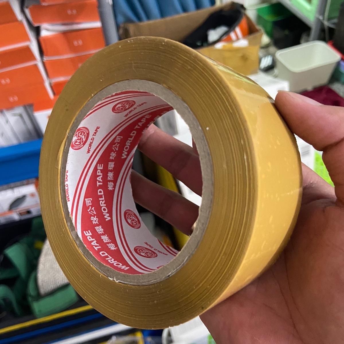 Băng keo 1 cuộn, để dán thùng