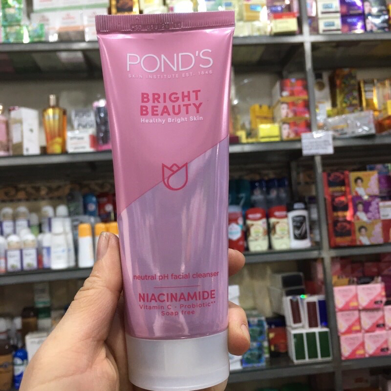 Sữa Rửa Mặt Làm Sáng Da Pond's White Beauty 100g