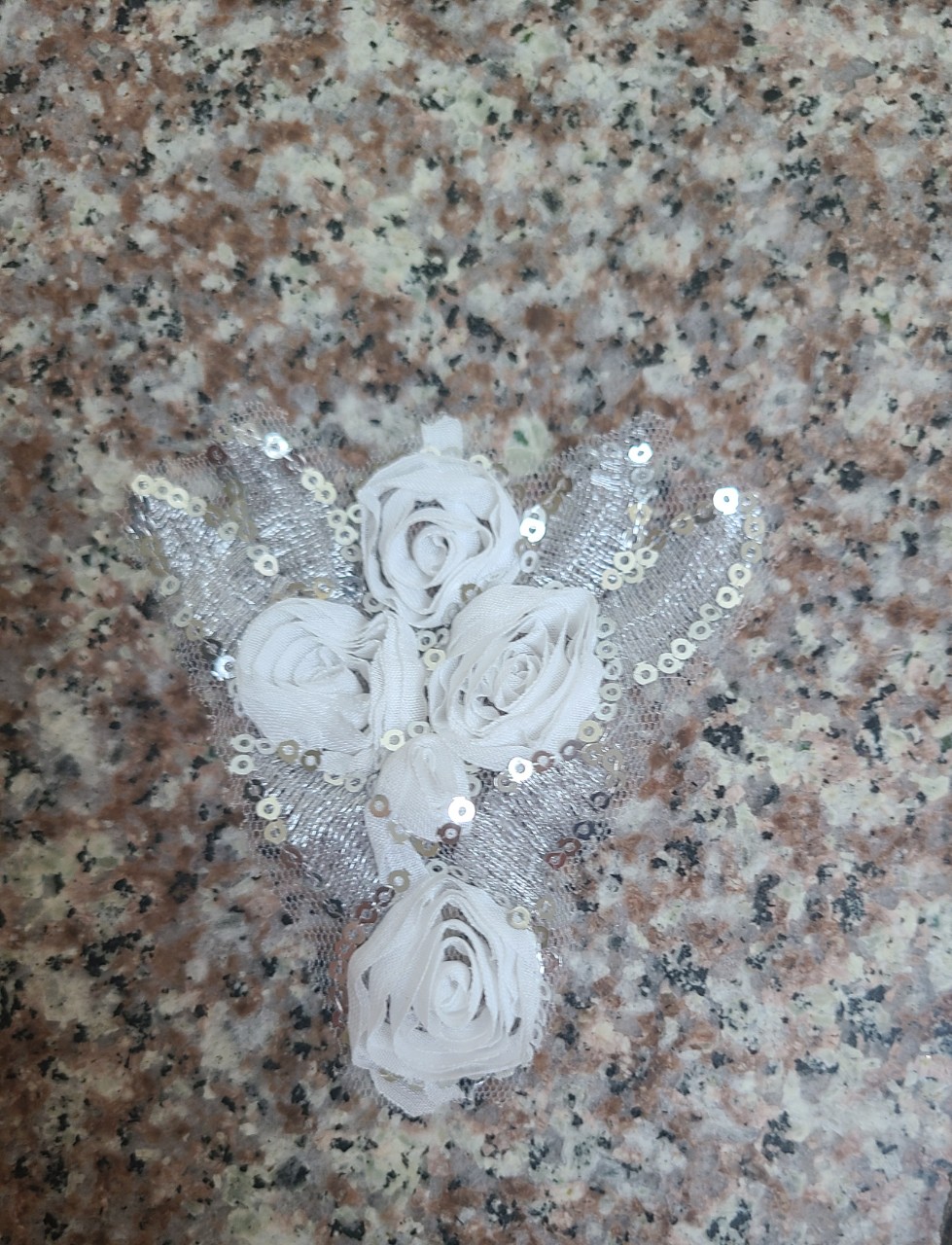 Hoa kim sa thêu trang trí may lên áo