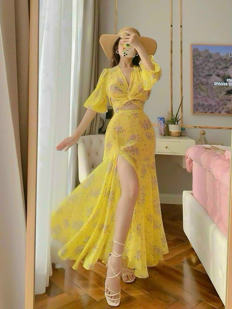 Đầm maxxi đi biển lụa voan in hoa 2 lớp xoắn ngực tay phồng váy sẻ tà