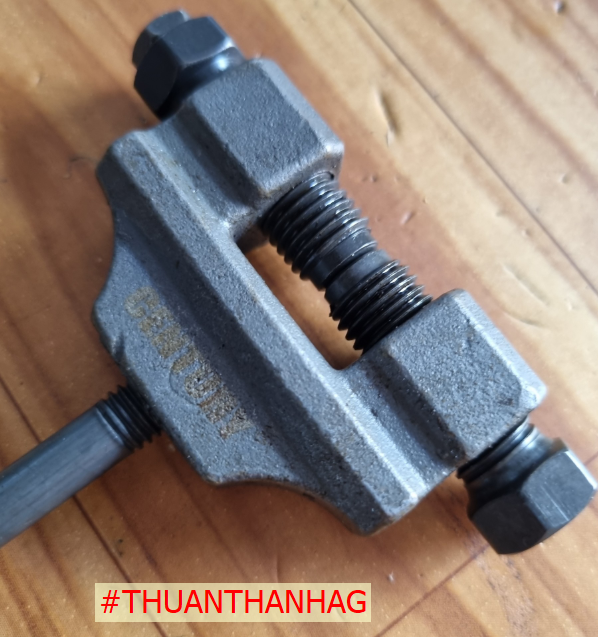Cảo Tháo Mắt Sên Xe Gắn Máy (Hộp) Century 090406DC
