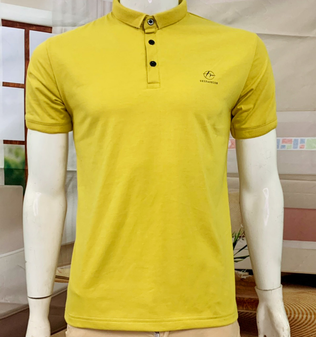áo cổ bẻ màu xanh biển