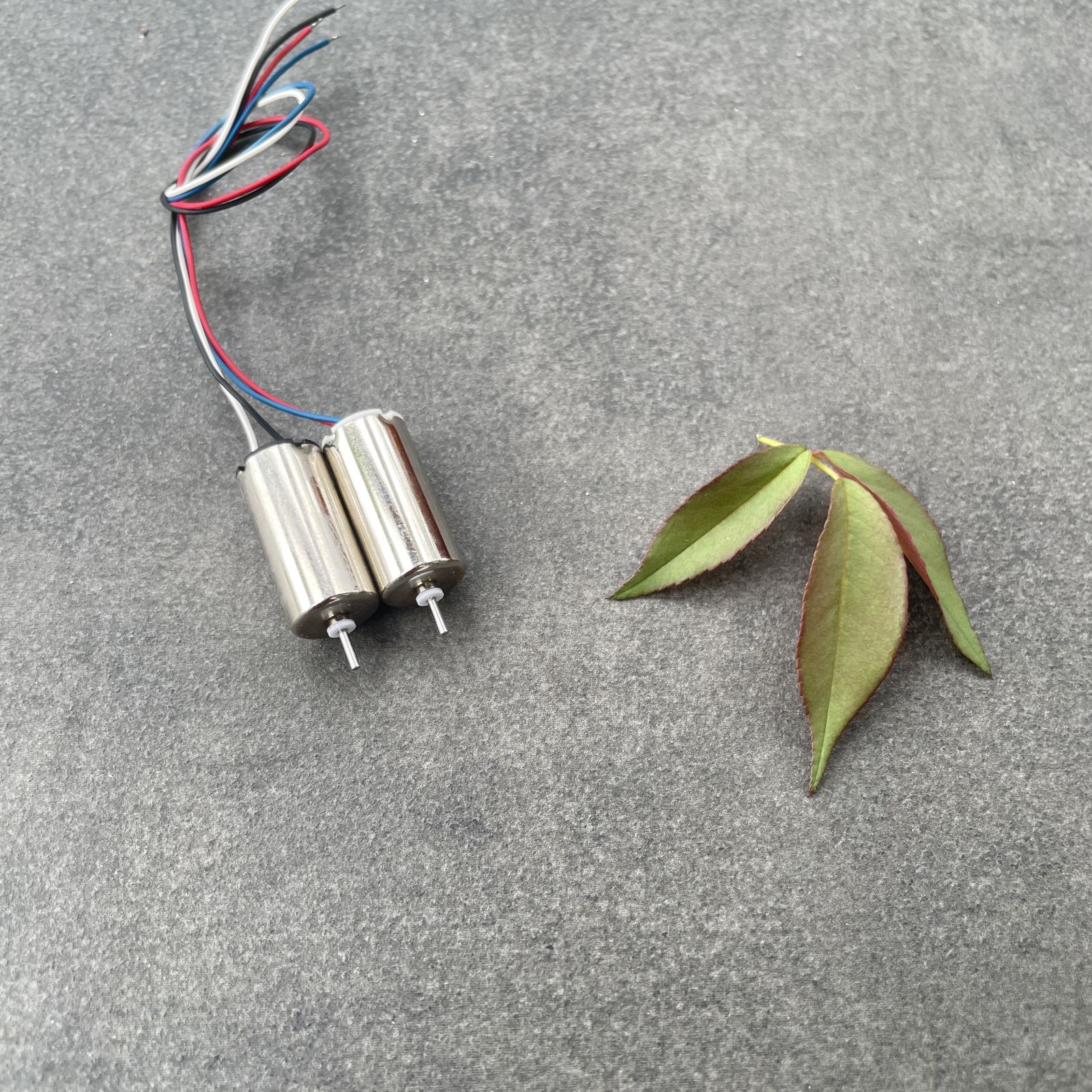 Motor coreless 1020 3.7-4.2v chế tạo máy bay mô hình
