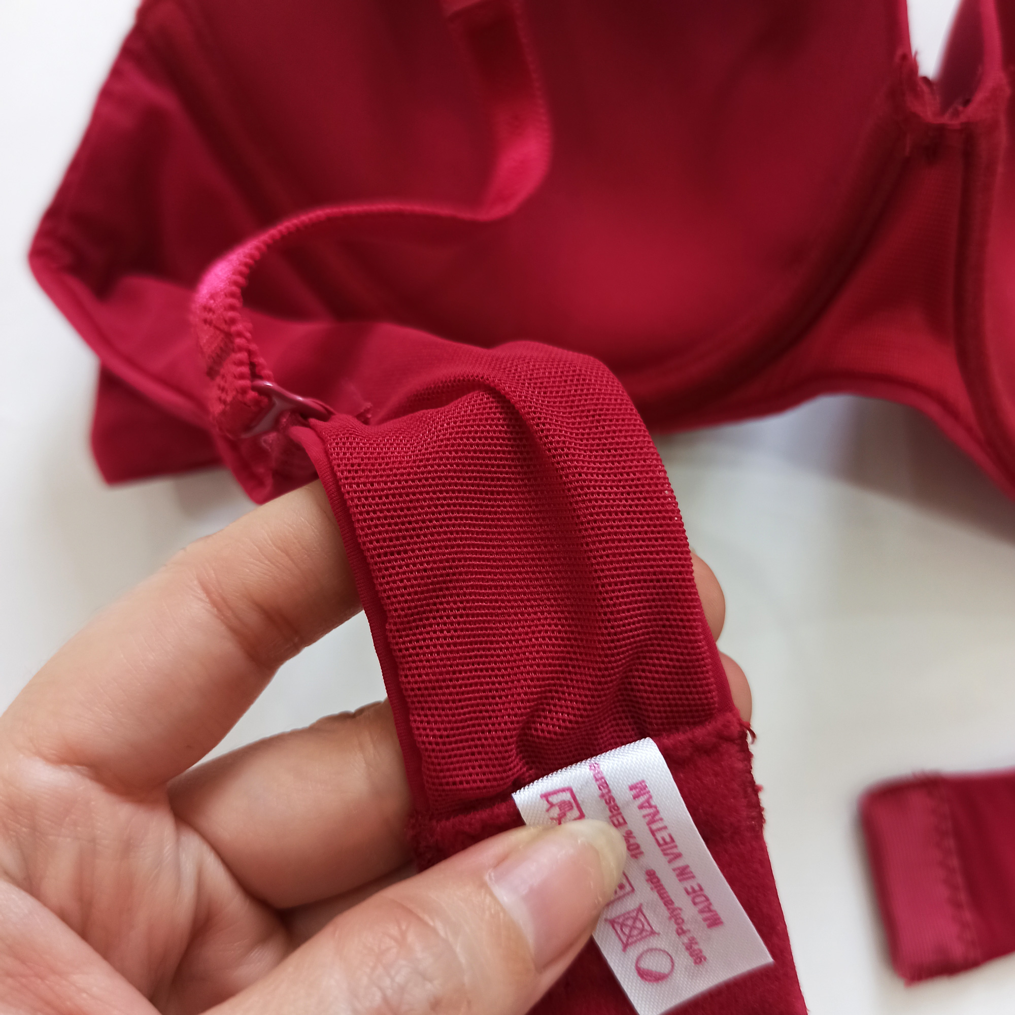 [HCM]Áo ngực trơn mút mỏng cúp chéo màu đỏ đô size 343638