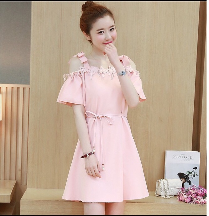 ĐẦM SUÔNG TRỄ VAI REN
