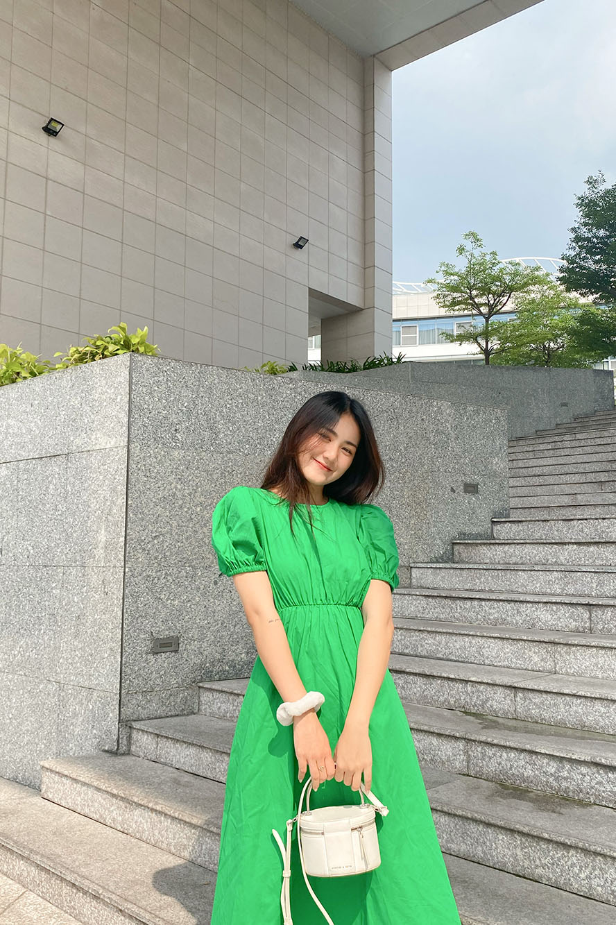 DOTTIE - Đầm midi tay phồng hở lưng nữ DOTTIE xanh lá - D0253