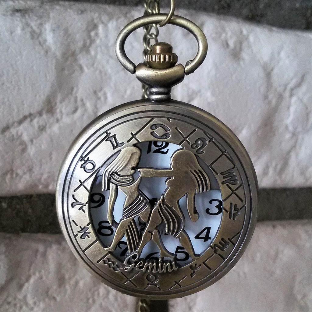 Đồng hồ treo tường cung Song Tử