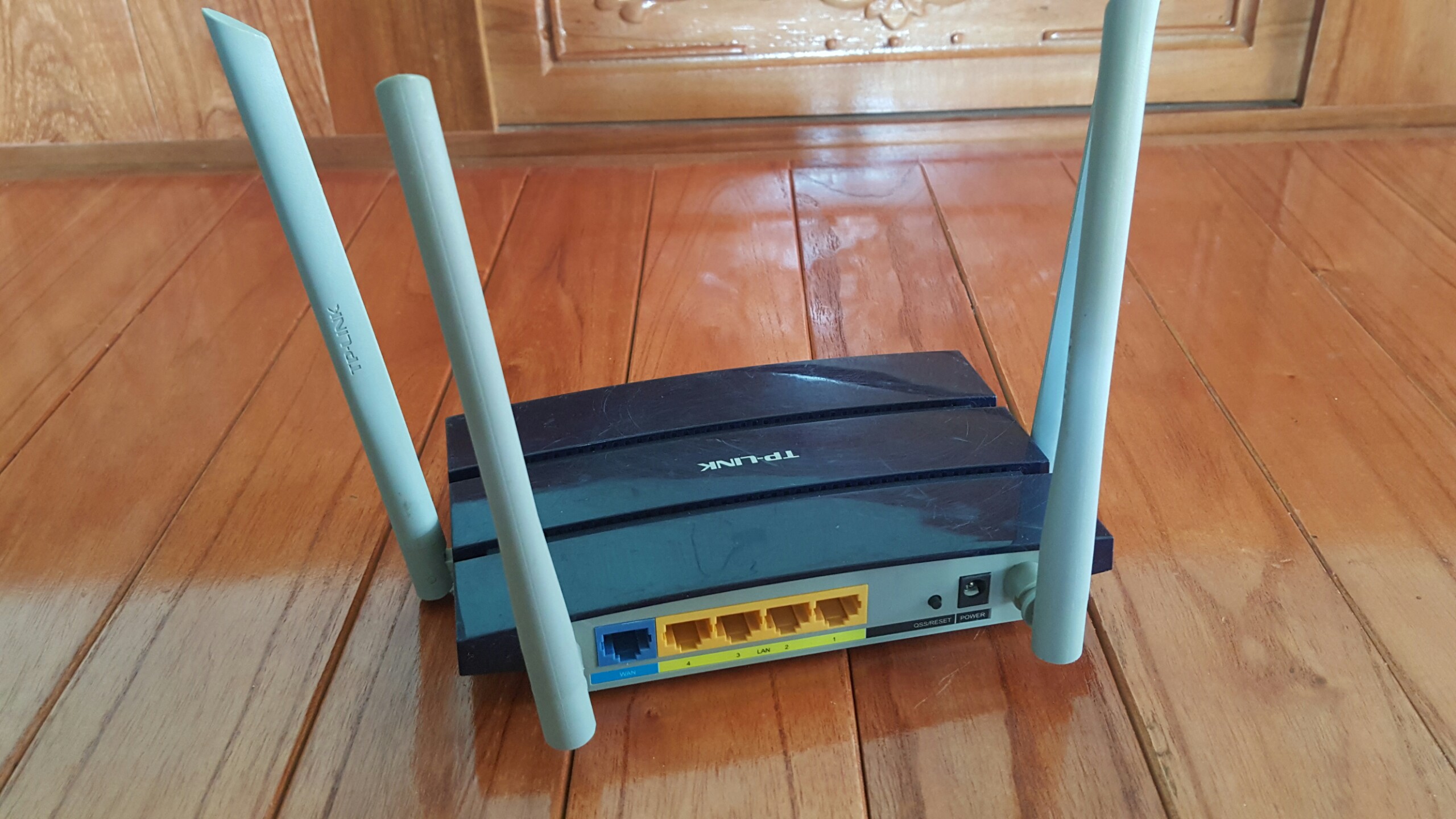 Wifi 4 râu TpLink WDR3320