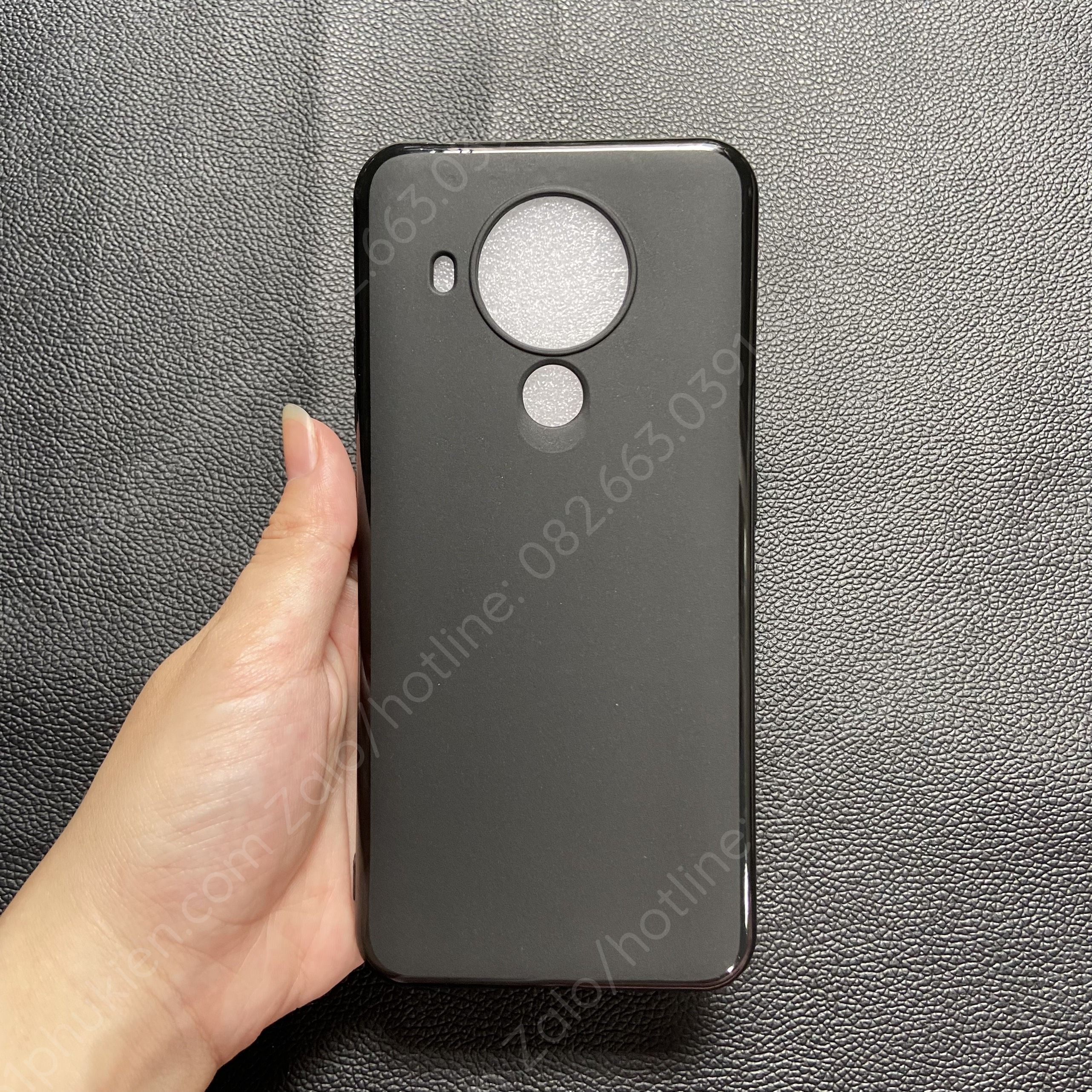 Ốp lưng Nokia 5.4 dẻo đen trơn và dẻo trong viền gồ bảo vệ cam