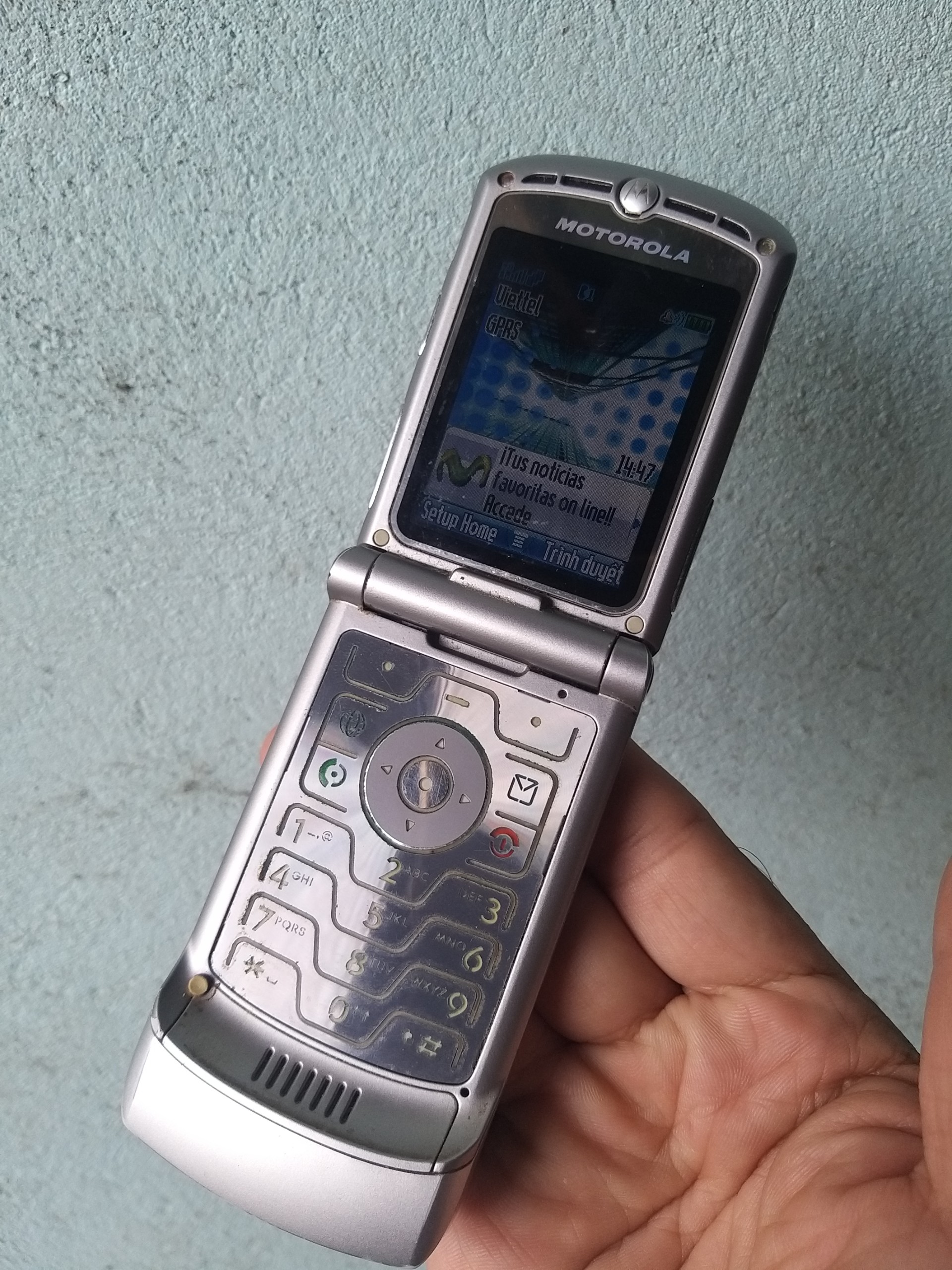 Điện thoại Motorola V3
