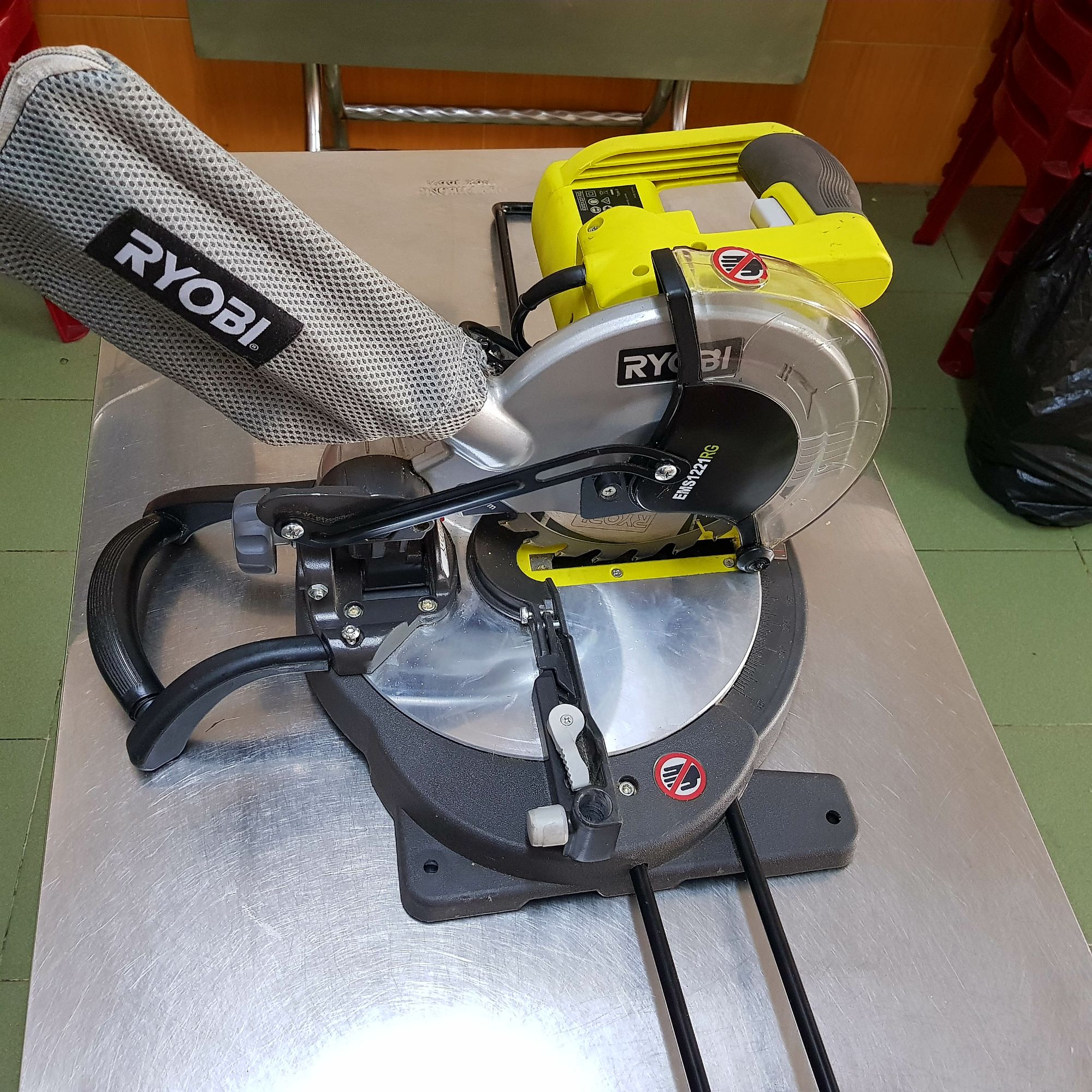 Cưa góc Đa năng Ryobi Nhập Úc