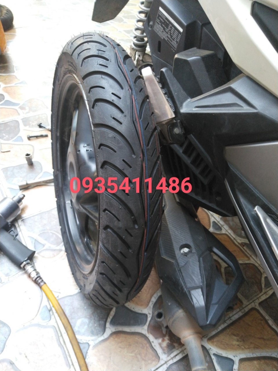 COMBO 1 cặp Vỏ ( Lốp ) Xe Airblade, Vision Không Săm Chính Hãng