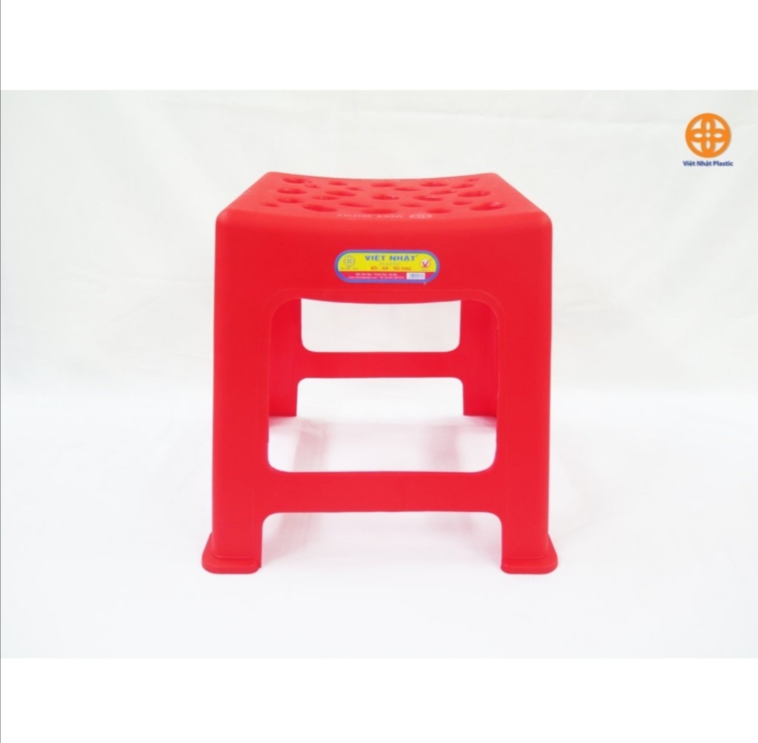 Ghế nhựa Việt Nhật. Kích thước: 26 x 23.5 x 32cm. Dùng cho quán trà tranh, trà đá, trường học.