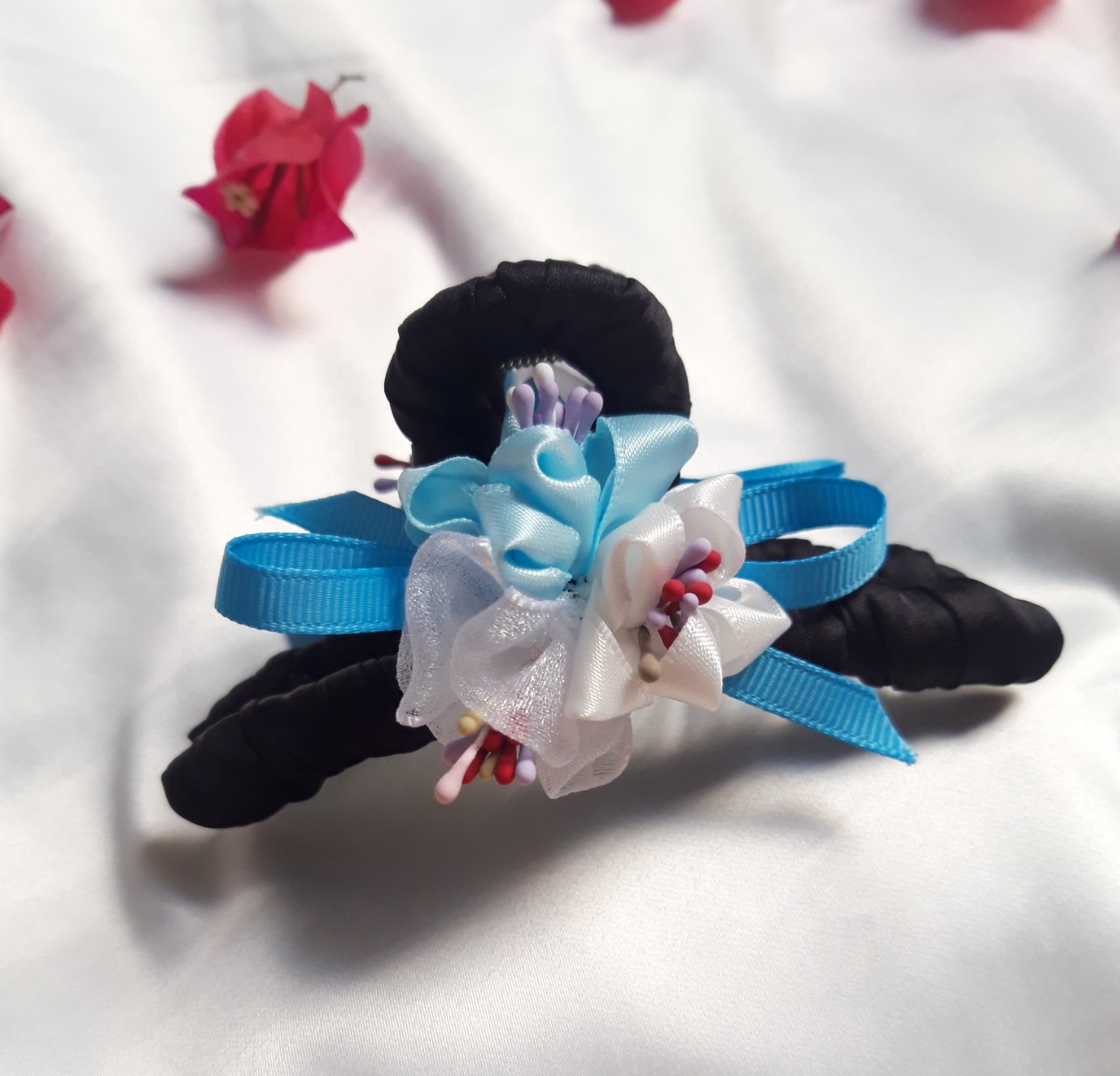 Kẹp Cua Dài Kèm Hoa Handmake