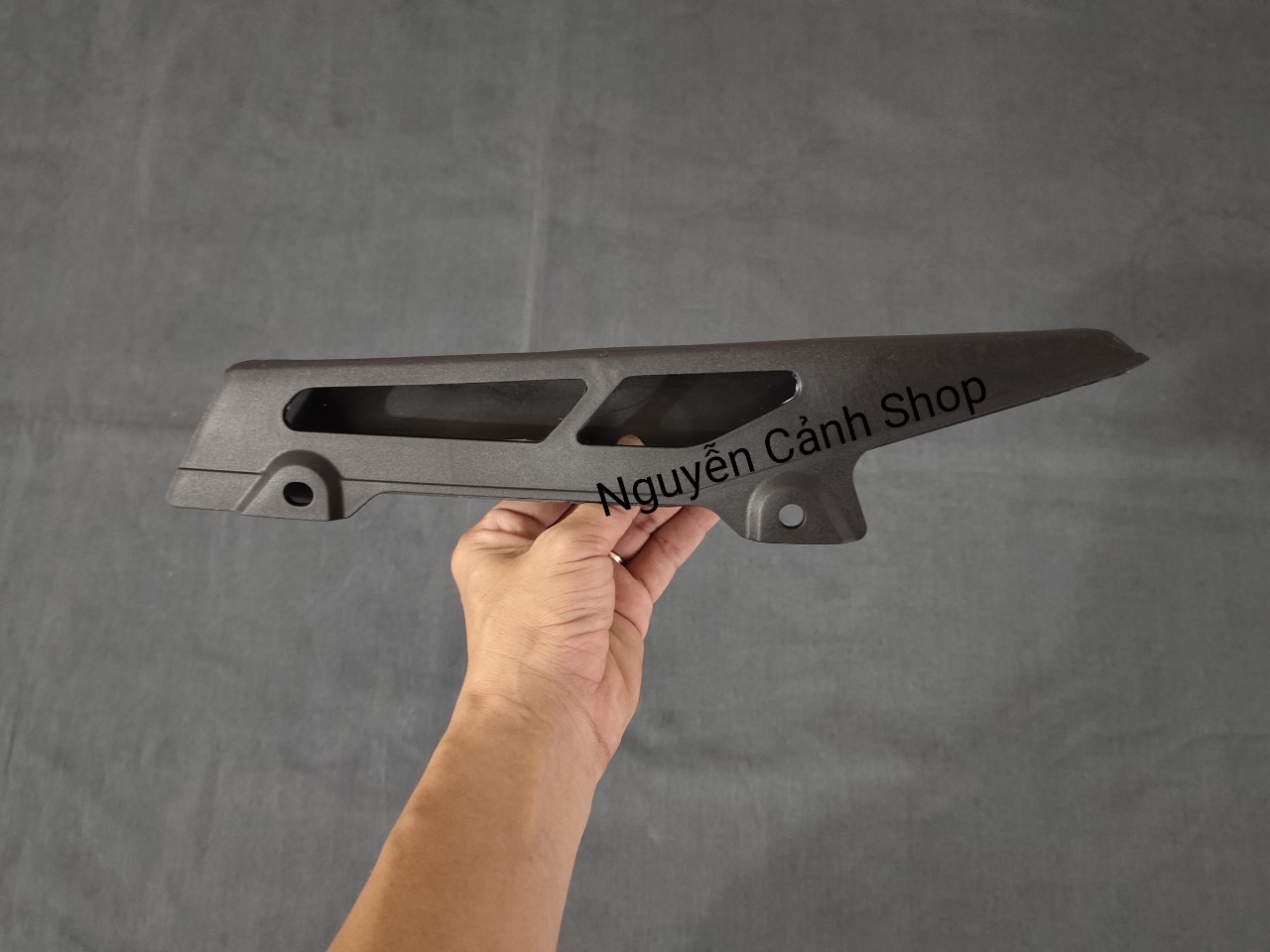 cate chắn xích xe sport xì po nhựa