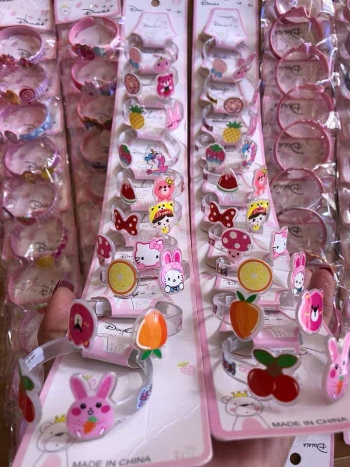 Vòng đeo tay trẻ em