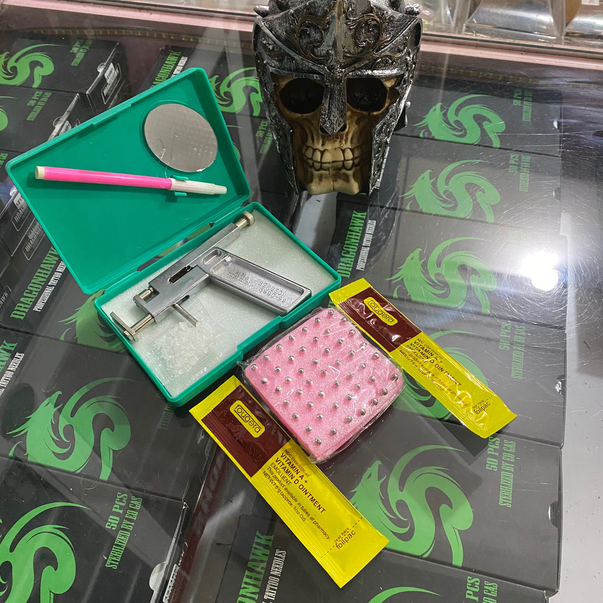 Dụng cụ bấm lỗ tai