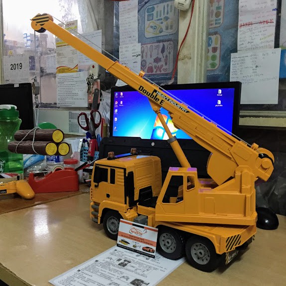 Xe cần cẩu cỡ lớn tốc độ nhanh