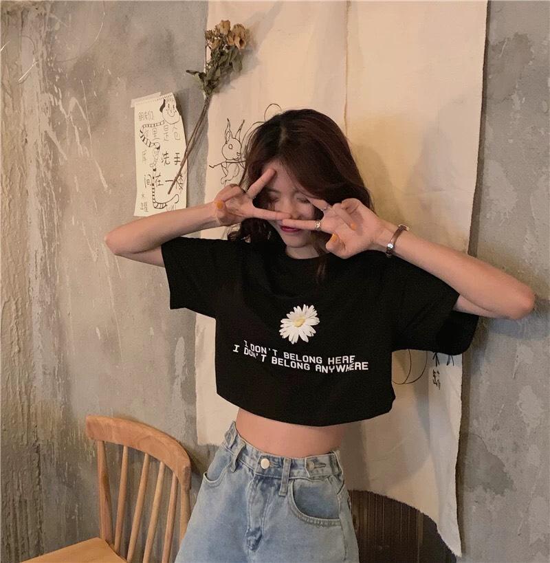 Áo Thun Tay Ngắn From Croptop In Hình Cúc Họa Mi Kết Hợp In Chữ Siu Hot TTSL0116