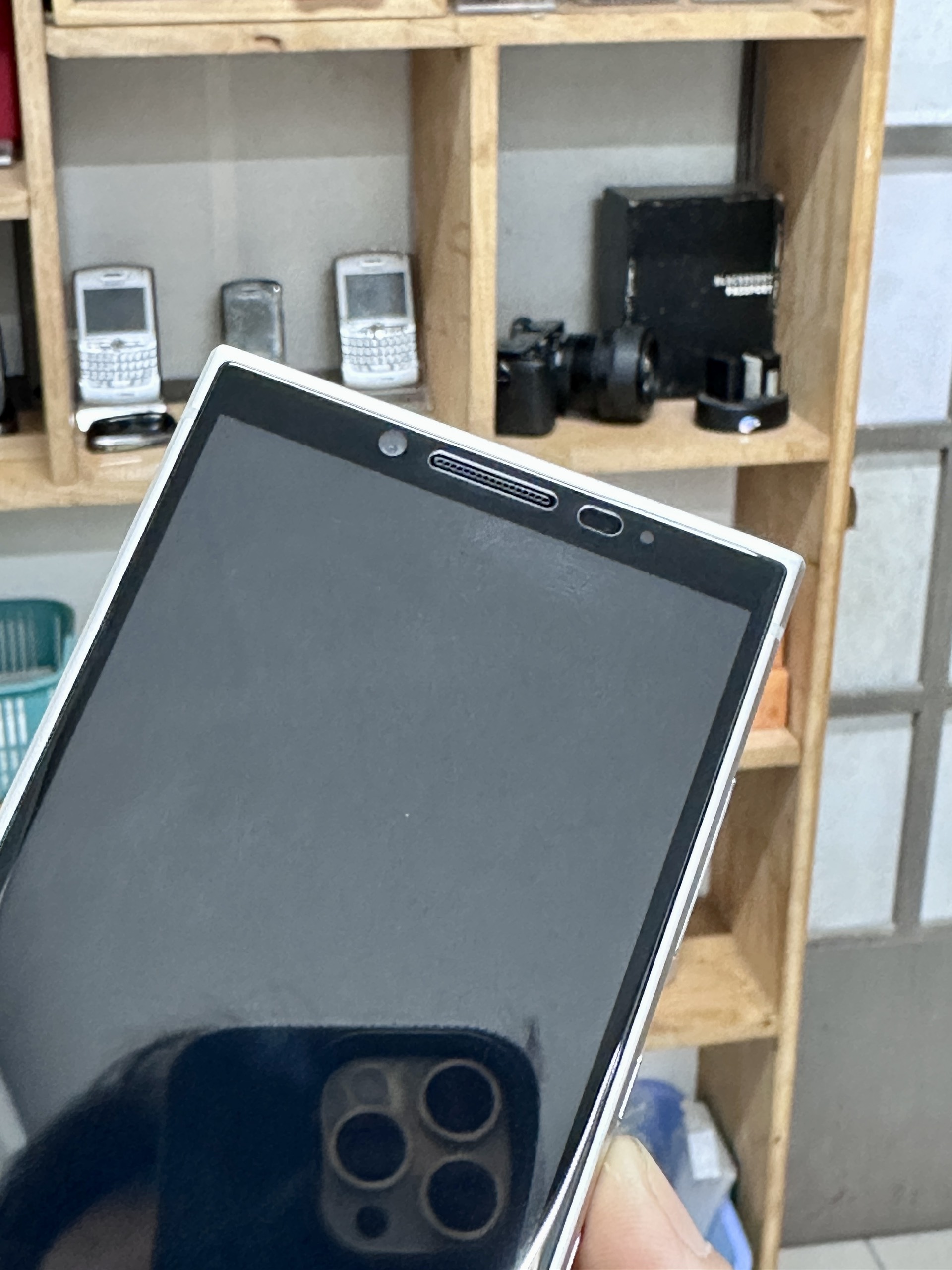 [LaoHac Store] Dán cường lực cho BlackBerry Key 2