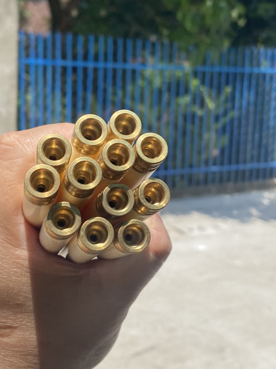 Dụng cụ hầu đồng, trang trí