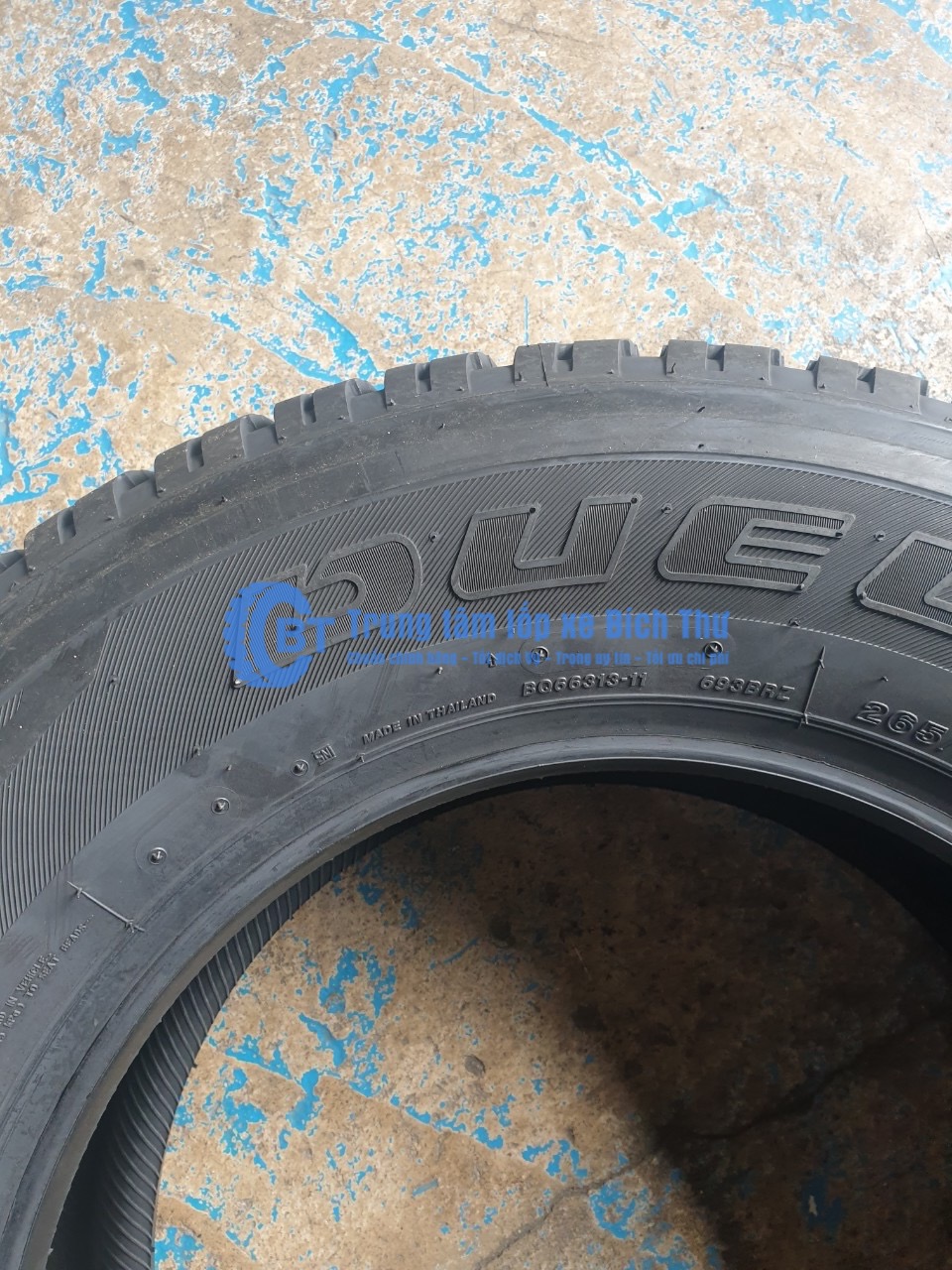 Lốp Bridgestone 265/65R17 D693 Thái