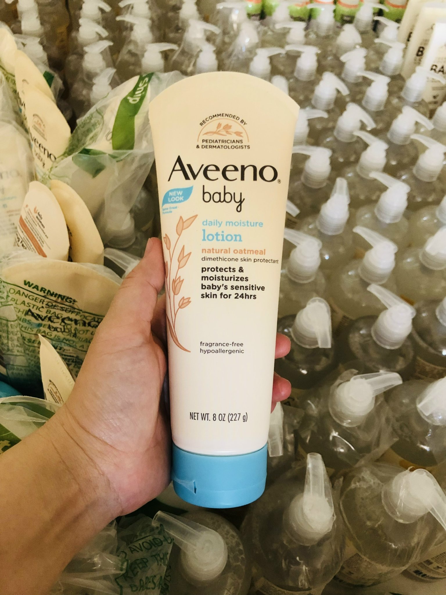Kem dưỡng da cho bé Aveeno Baby Calming Comfort Lotion, Lavender 8oz 227g