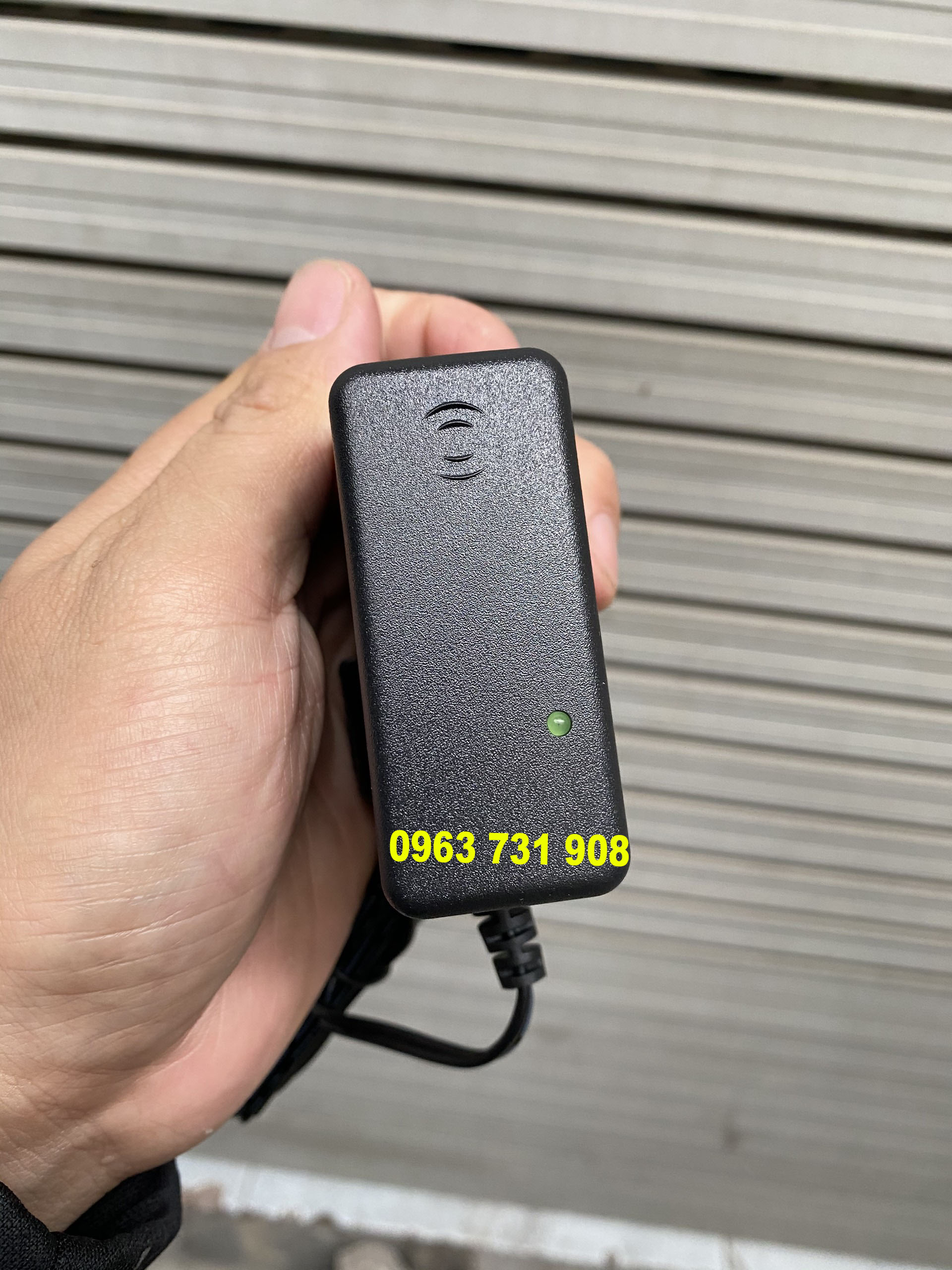 Nguồn sạc camera Hikvison 12V 2A