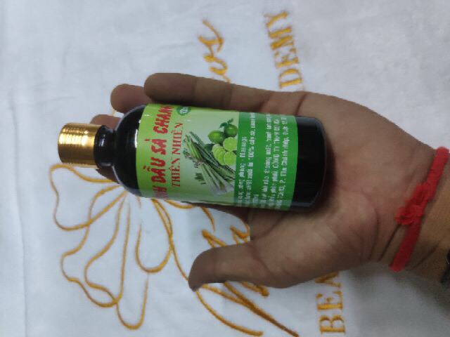 Tinh Dầu Sả Chanh Khử Mùi Và Thơm Mát 100ML