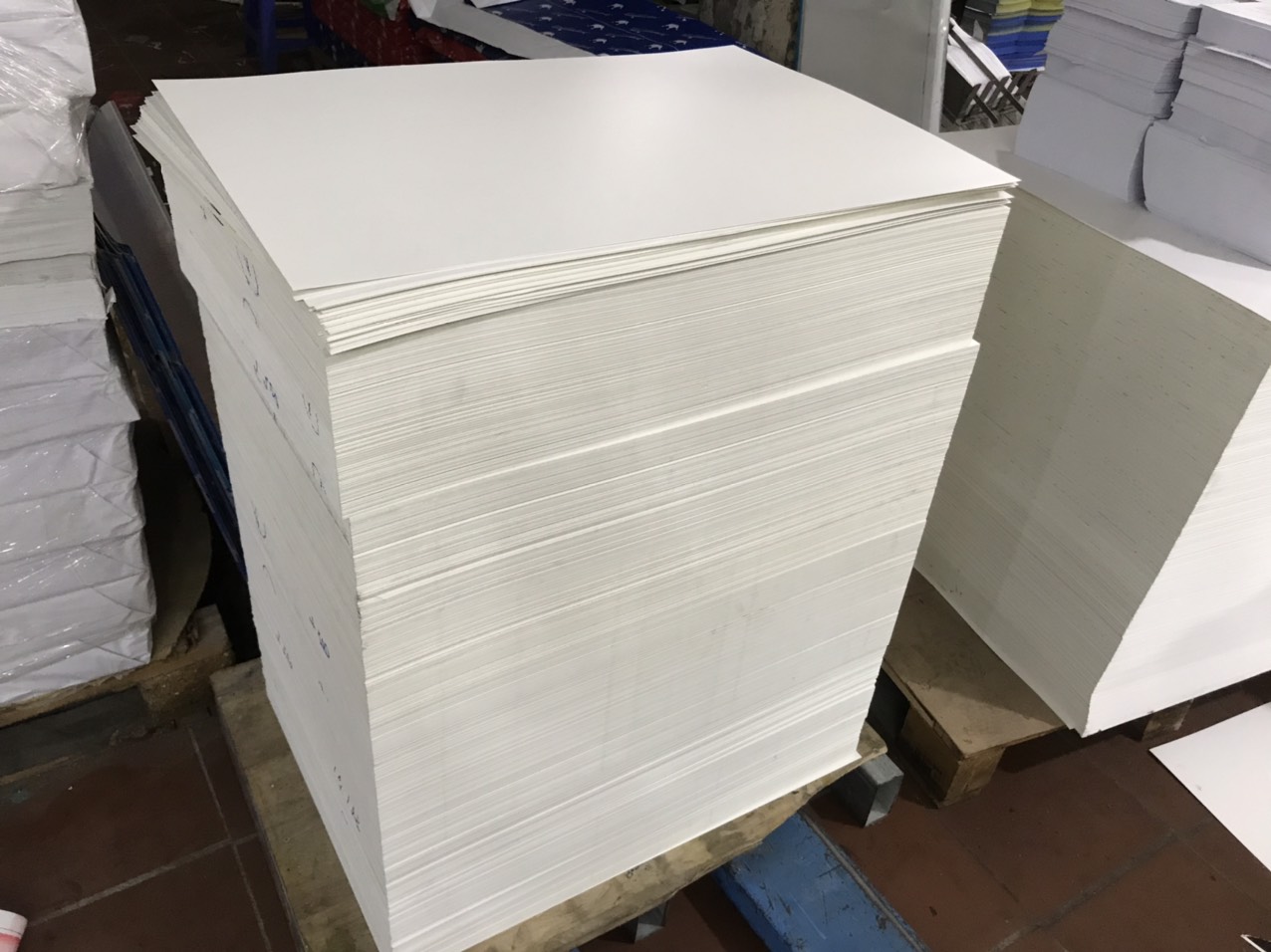 200 tờ  Giấy Couche 100 gsm khổ A4