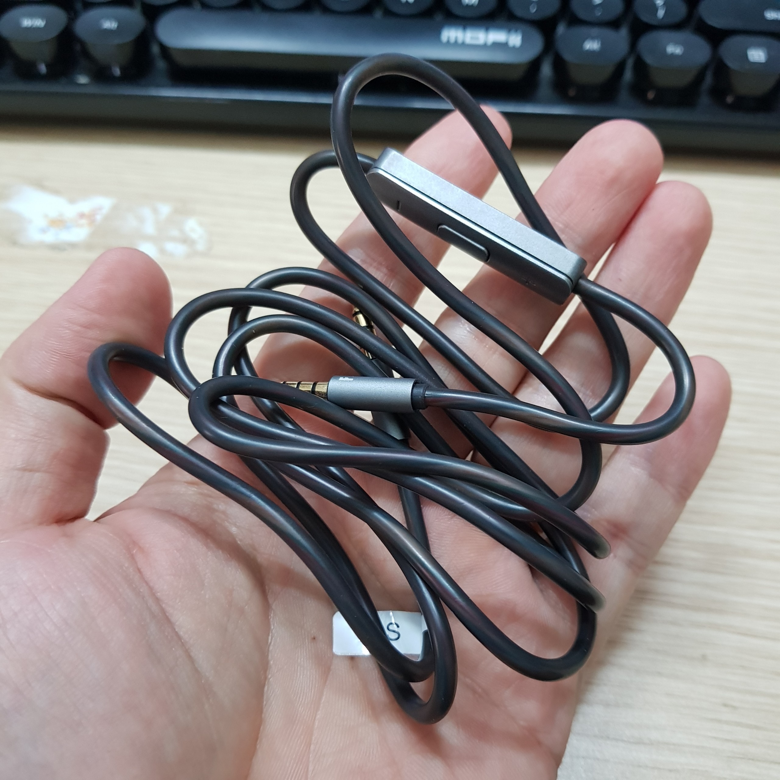 Dây cáp audio 3.5mm aux 2 đầu, có mic, tương thích ios