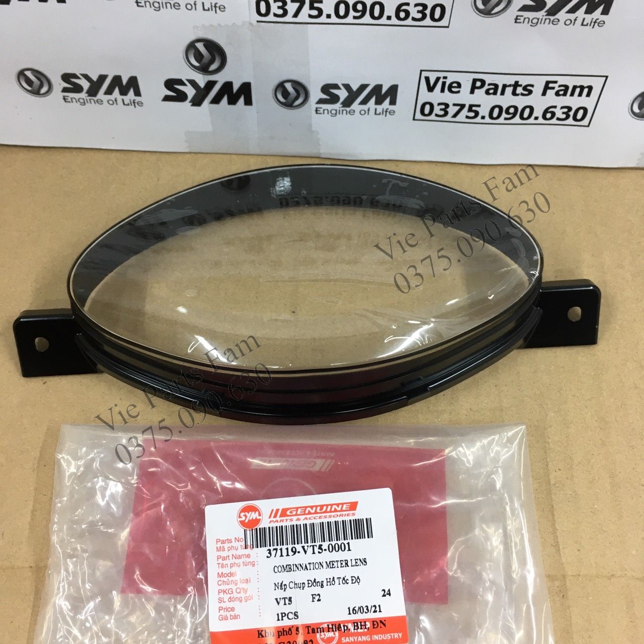 Mặt kính đồng hồ Attila Elizabeth (Bình xăng con - xăng cơ), hàng din SYM mới 100%