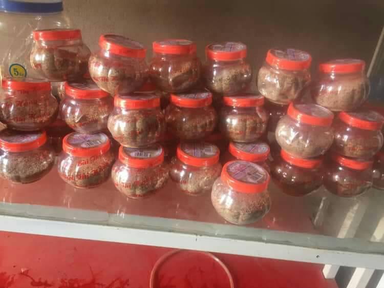 1 HỘP CHẨM CHÉO KHÔ