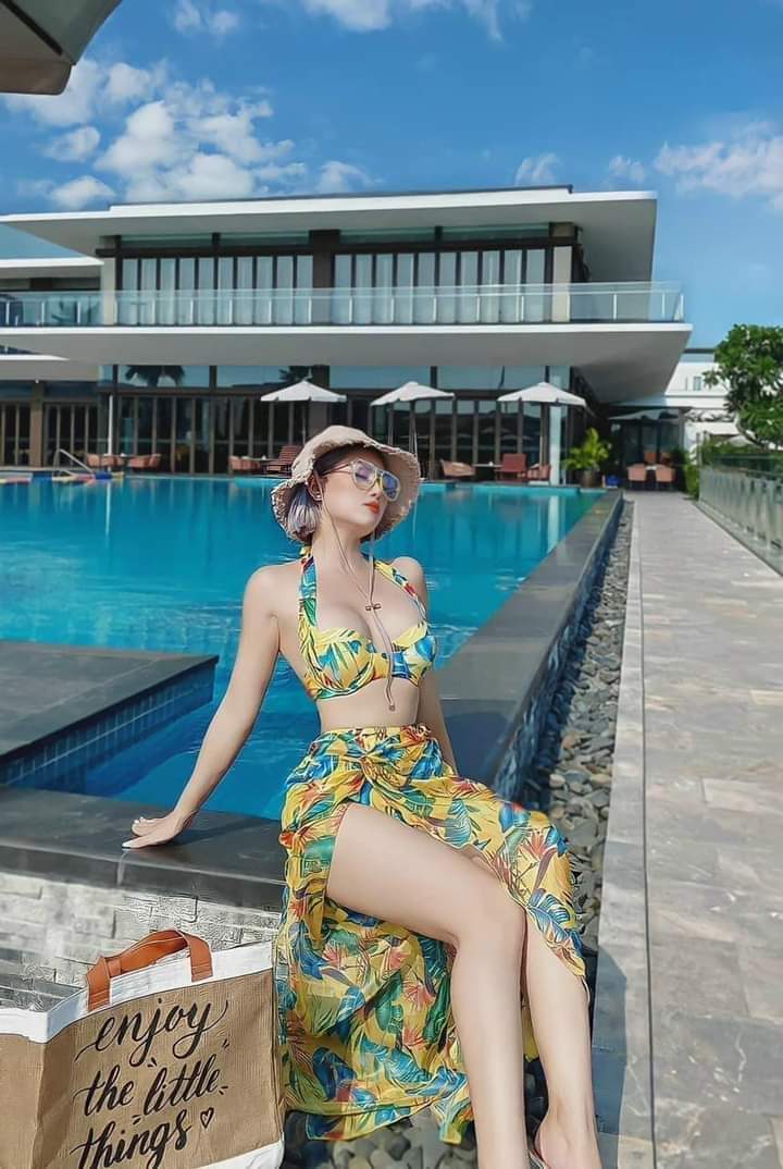 Bikini đi biển Đồ bơi nữ Set combo 3 món áo tắm quần kèm khăn hoa hottrend MARINA011