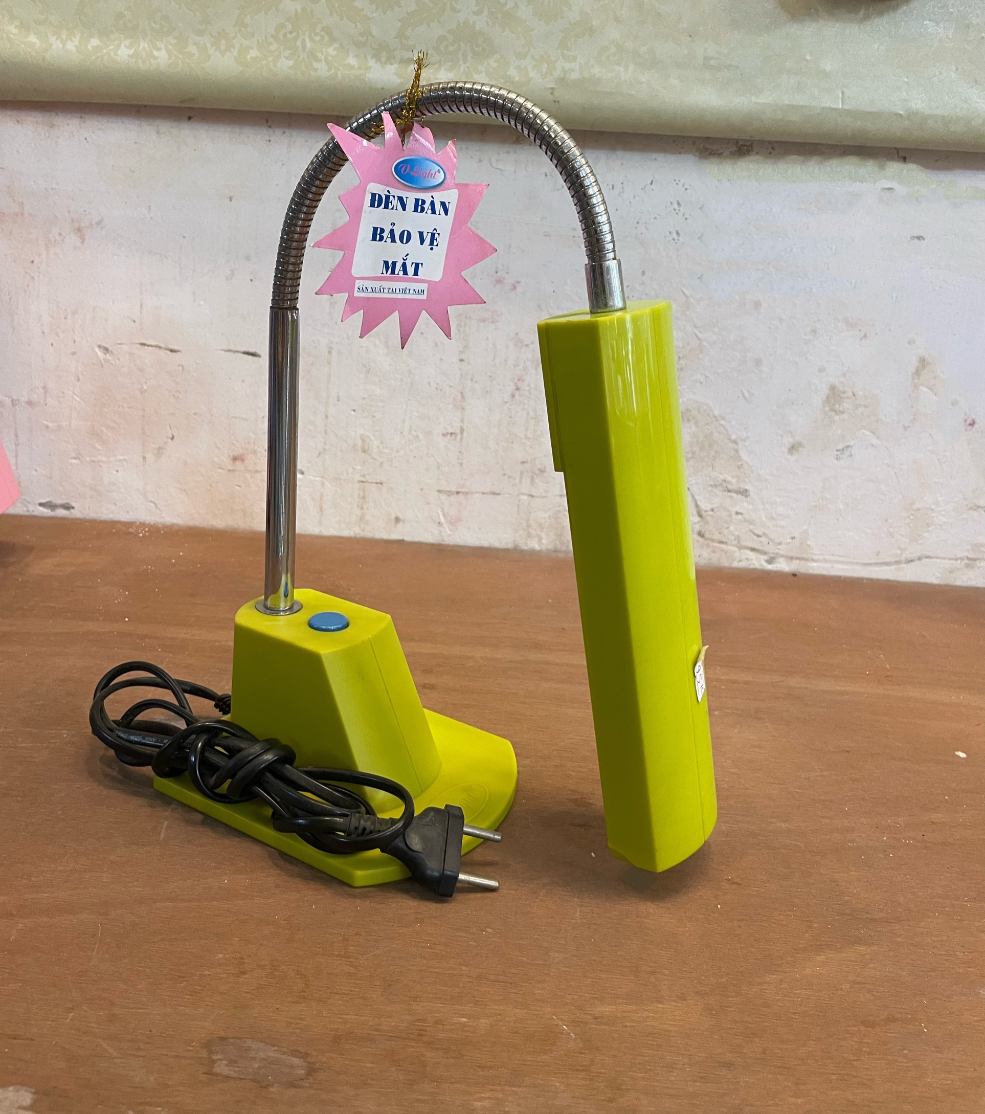 Đèn Bàn V-Light 13W