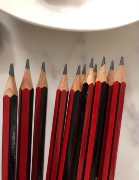 1 Cây bút chì Đức 2B Sọc đỏ