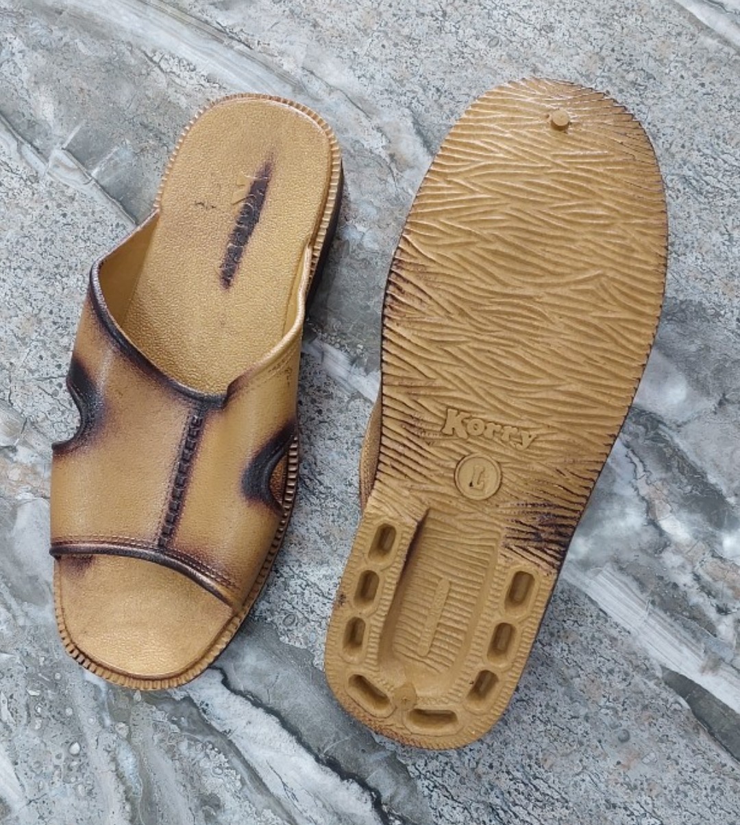 dép nhựa thái đế vàng, hàng thái lan, mềm, mang êm chân, siêu bền, chống trượt, size 38 đến 43.