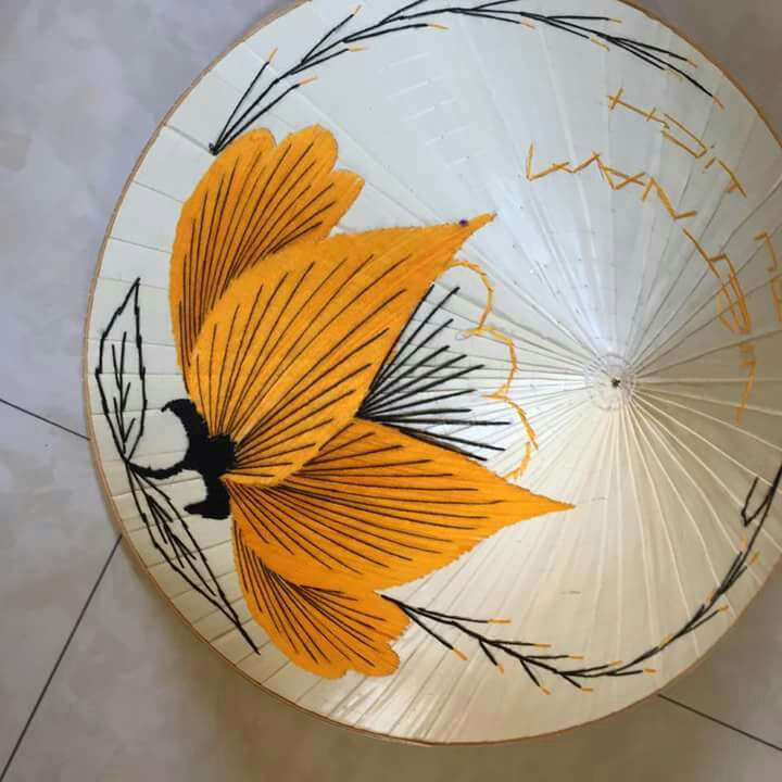 Nón lá thêu hoa to đẹp