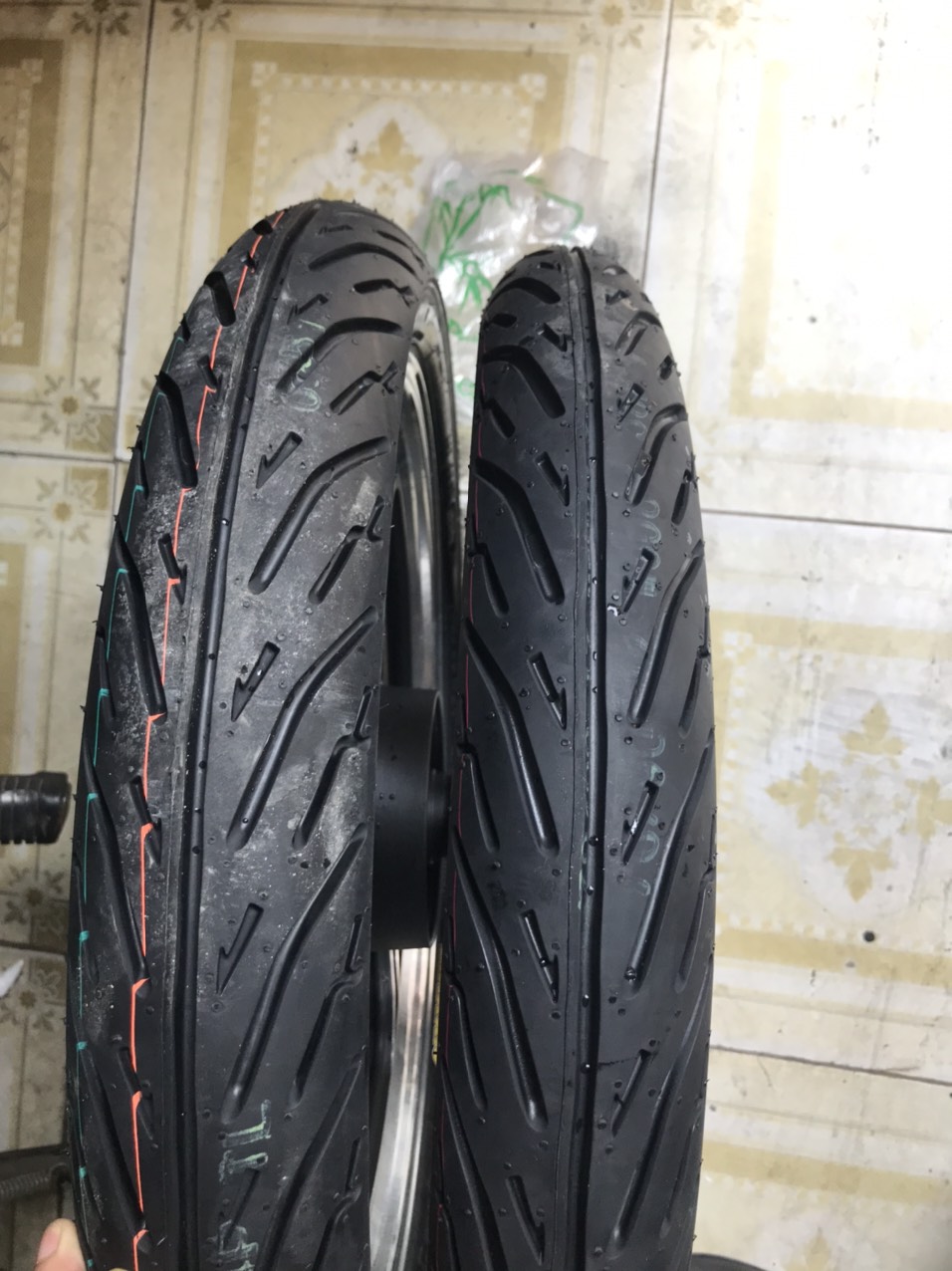 VỎ MAXXIS 6002 CHÍNH HÃNG 70+80/90-17 KHÔNG RUỘT CHO TẤT CẢ CÁC DÒNG XE BÁNH 1.4*17 HAY 1.6 HOẶC 1.85*17 ZIN KHÔNG CHẾ CHÁO