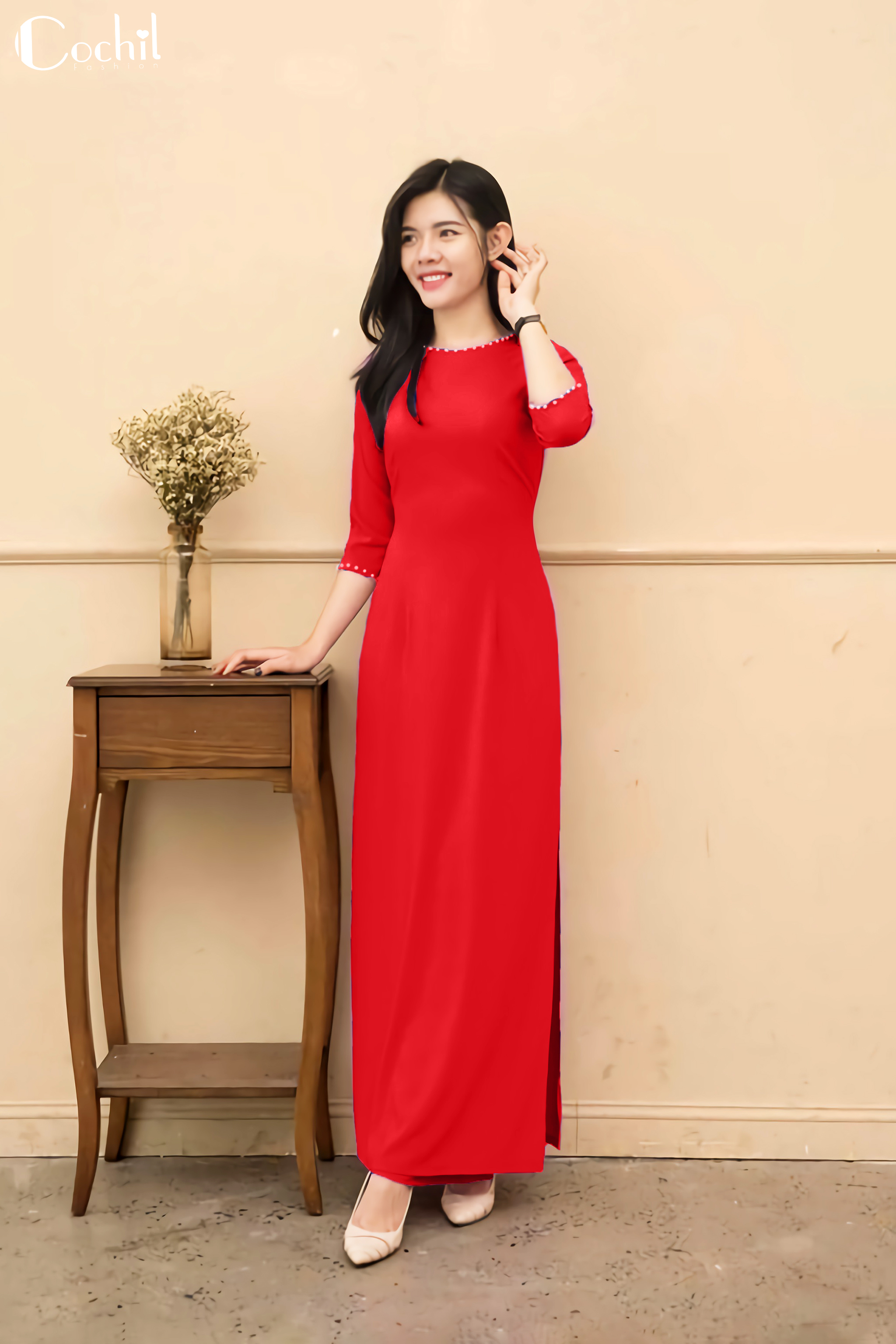 Áo Dài Truyền Thống Lụa Nhật Cổ Tròn Màu Đỏ
