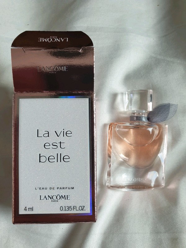 Nước hoa nữ LANCOME La Vie Est Belle Eau De Parfum 4ml
