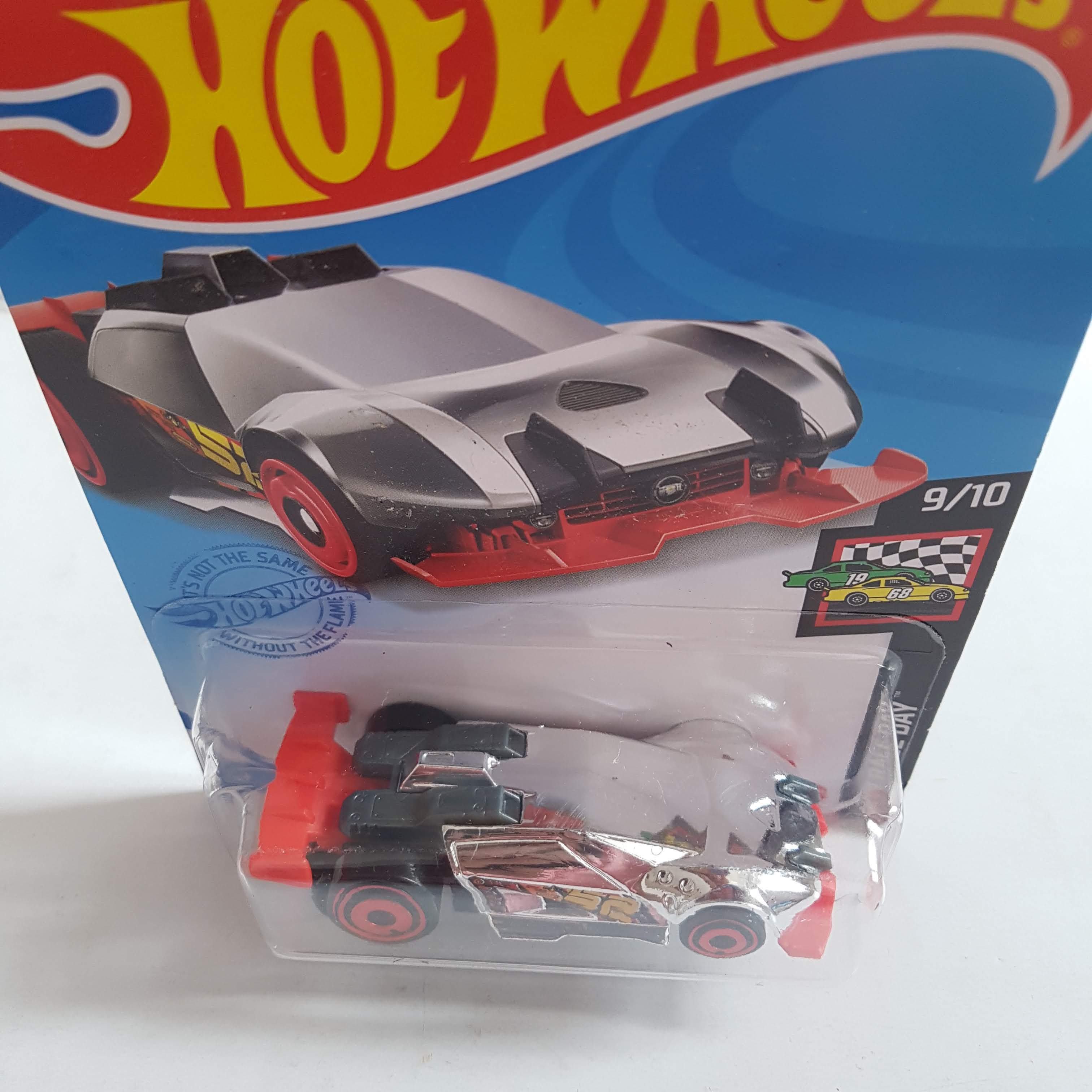 Xe Mô Hình Chính Hãng HotWheels - DAVancenator