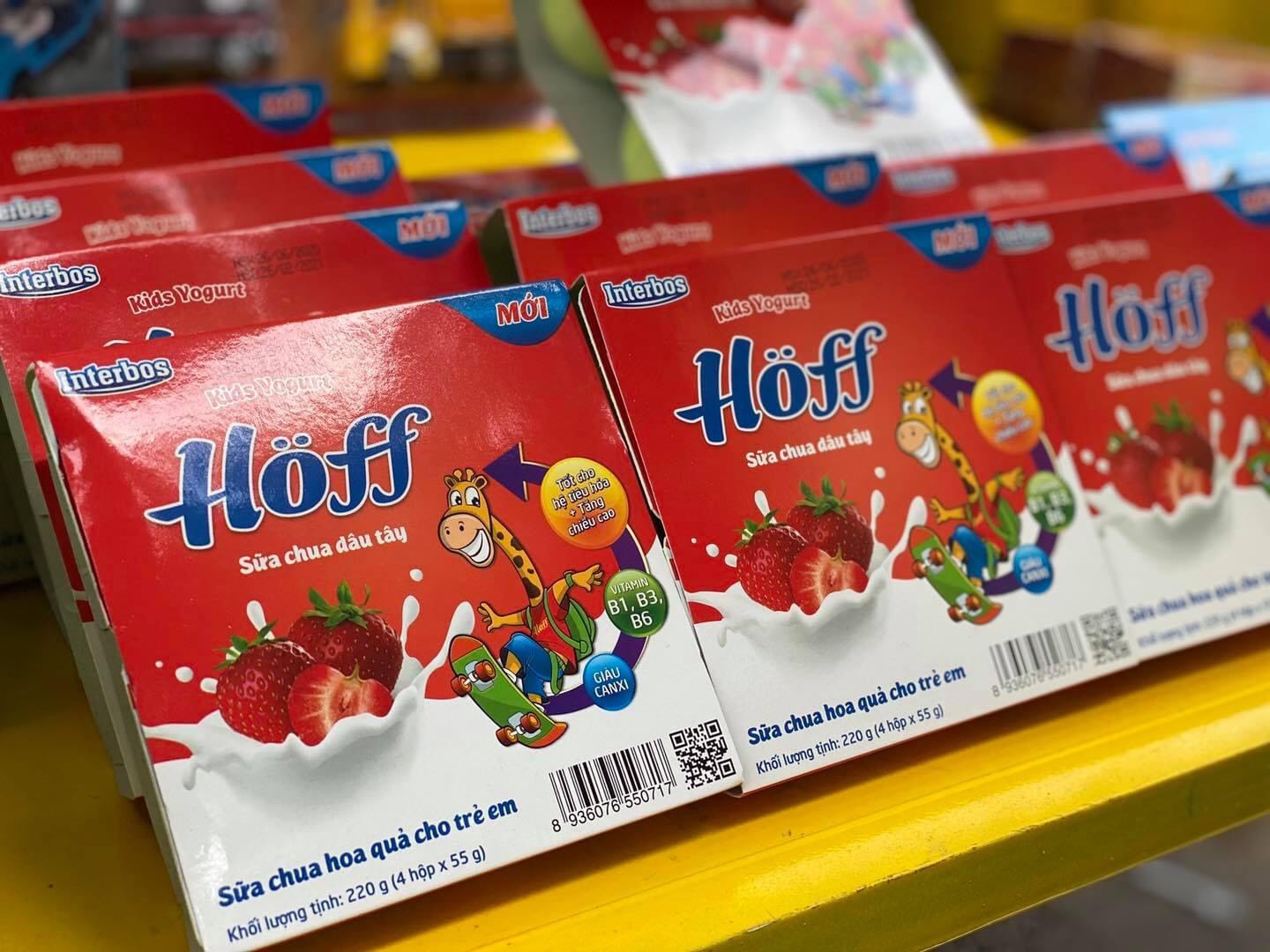 Sữa chua trẻ em vị Dâu Hoff (1 thùng - 48 hộp)