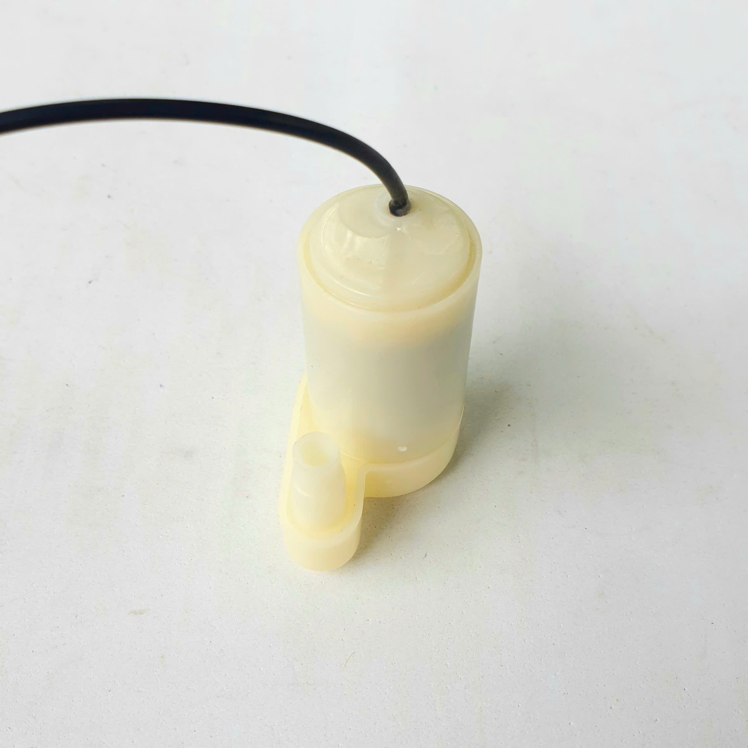 Máy bơm mini bơm chìm siêu nhỏ 5V bơm mạnh và êm