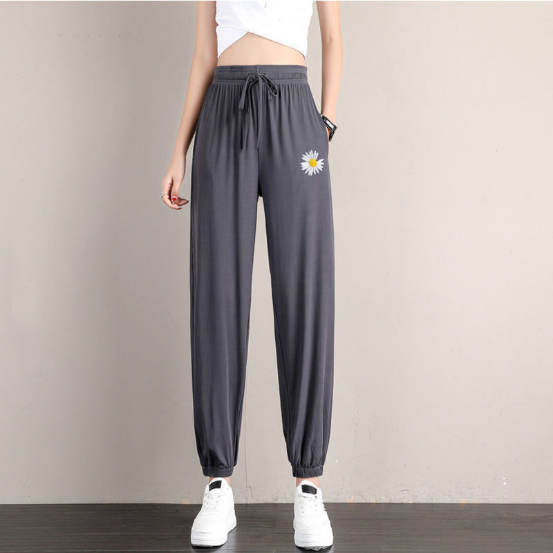 Quần Jogger nữ thun tăm thêu hoa cúc