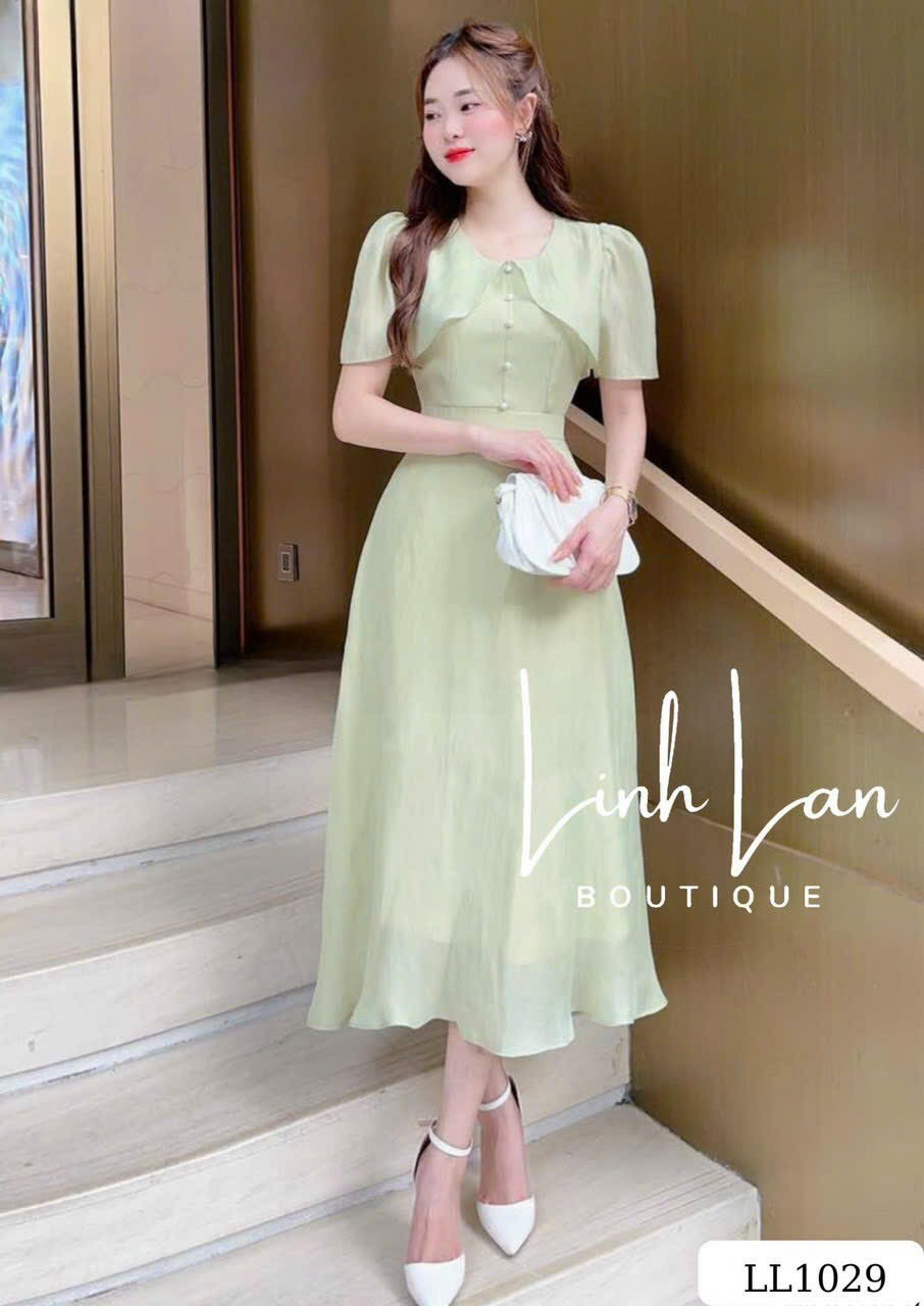 Đầm xòe bèo ngực đính nút thanh lịch